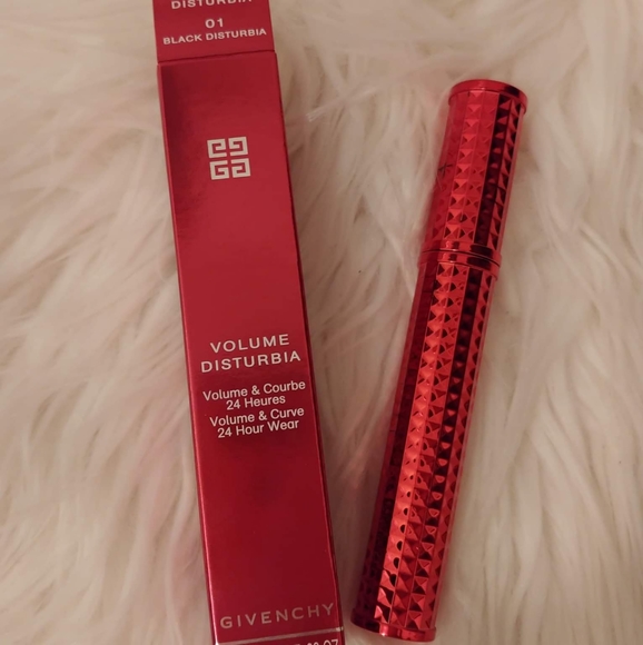 💝FIRM! NWT GIVENCHY VOLUME DISTURBIA MASCARA - Picture 1 of 12